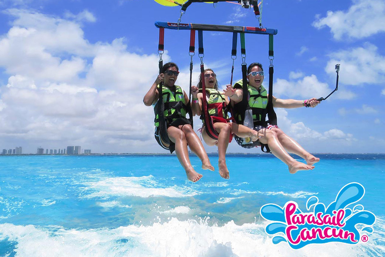 Cancun: Parasailing over Cancun Bay