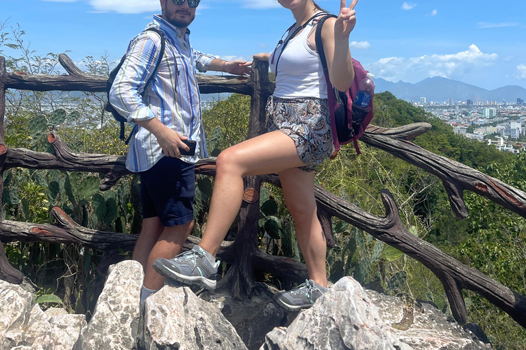 El tour privado al Puente de Oro y la Montaña de Mármol