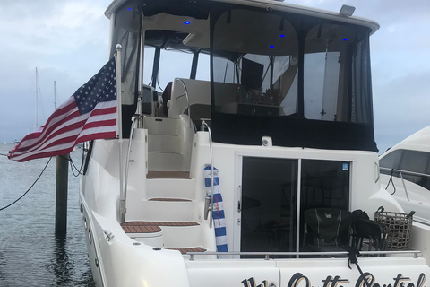 Long Island: Yacht Charters, Location: Port Jefferson Harbor Long Island: Yacht Charters, Party on the Great South Bay