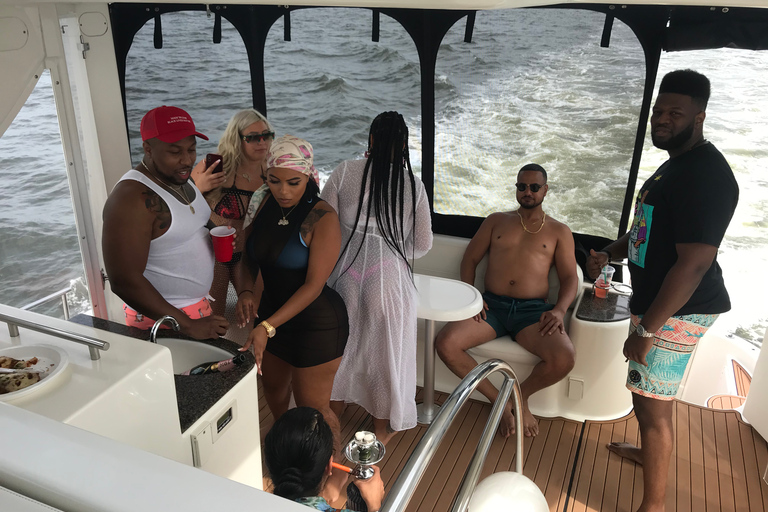 Long Island: Yacht Charters, Location: Port Jefferson Harbor Long Island: Yacht Charters, Party on the Great South Bay