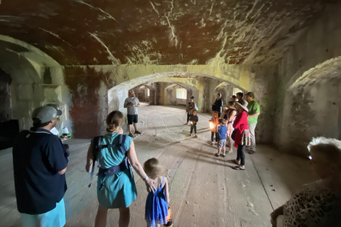 Portland: Private Island Fort Tour