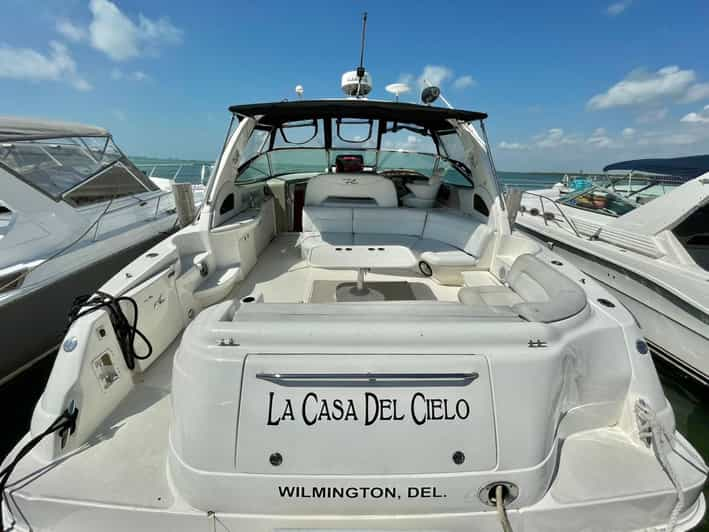 private yacht tour cancun