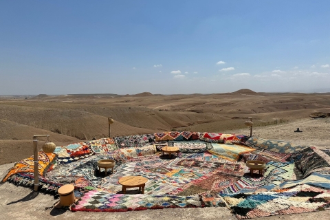 Marrakesz: kolacja na pustyni Agafay z pokazem muzyki i ogniaMarrakesz: kolacja na pustyni Agafay z pokazem muzyki, herbaty i ognia