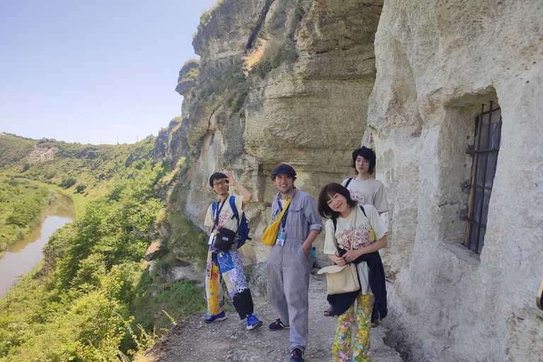 Desde Moldavia:Excursión a la Bodega de Cricova Monasterios antiguos de OrheiDesde Moldavia: visita a los antiguos monasterios de Orhei - Cricova Wine