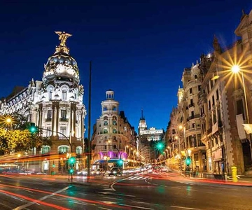 Madrid: Panoramic Open-Top Bus Day or Night Tour with Guide
