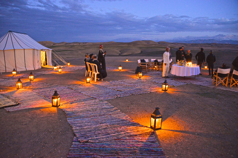 Au départ de Marrakech : Dîner magique dans le désert d'Agafay à dos de chameau