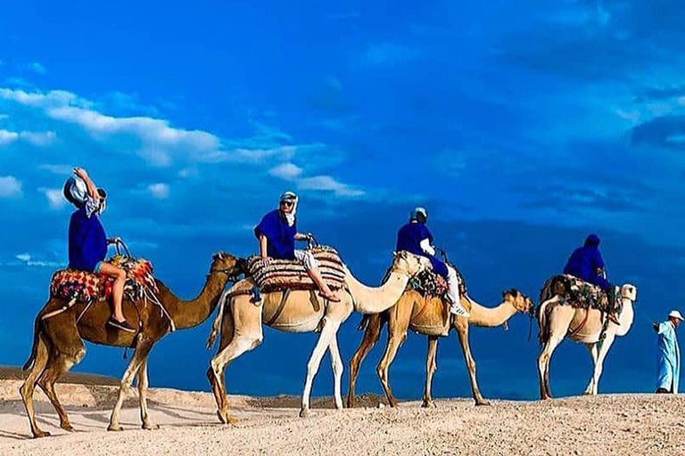 Au départ de Marrakech : Dîner magique dans le désert d'Agafay à dos de chameau