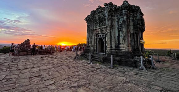 Siem Reap: Full Day Angkor Wat Temple Experience with Sunset