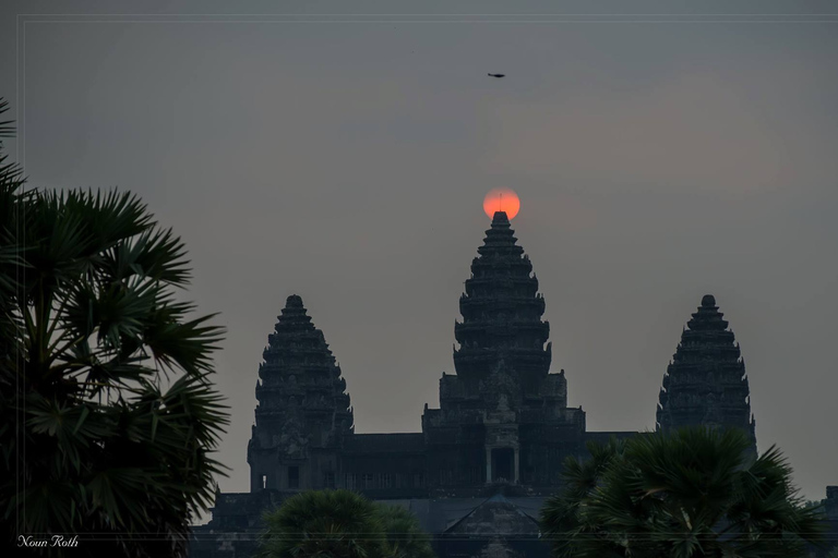 Excursión Privada de 2 Días a Angkor Wat y la Cascada de la Montaña Kulen