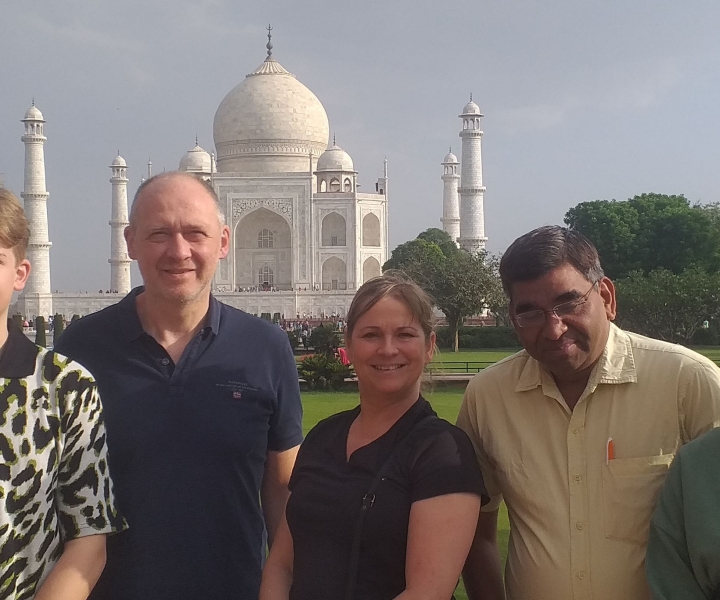 Excursión nocturna al Taj Mahal al amanecer y al atardecer en Agra desde Bombay