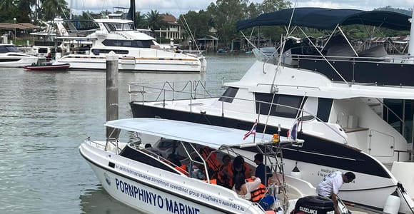 Privates Luxus-Schnellboot zu den Phi Phi Inseln