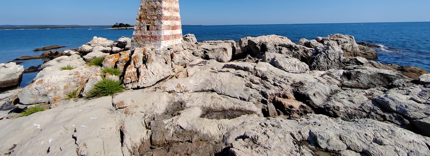 Rovinj : Excursion en kayak et plongée en apnée dans les îles désertes du Cap d'Or