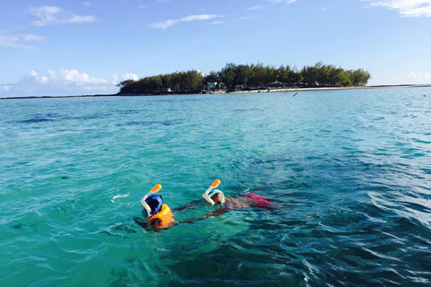 Sur de Mauricio Quadbike y snorkel Blue BayOpción Estándar