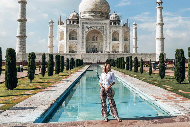 From Chennai: Overnight Taj Mahal Tour with Flight & Hotel