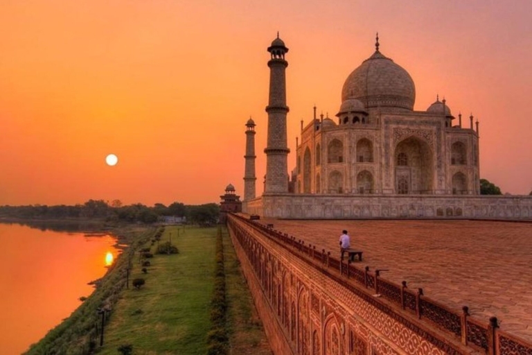 Taj Mahal, Agra & Great Akbar Tomb overnachtingstour vanuit Delhi