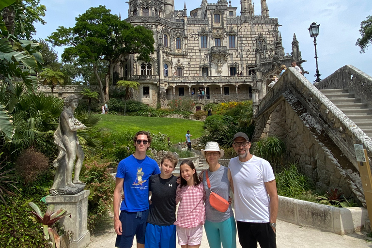 Lisbona: Tour di Sintra con Palazzo Pena e Quinta da RegaleiraLisbona: tour di Sintra con Palazzo Pena e Quinta da Regaleira