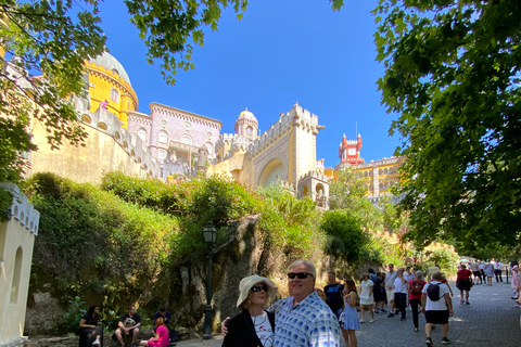 Lisbon: Sintra Tour with Pena Palace and Quinta da Regaleira