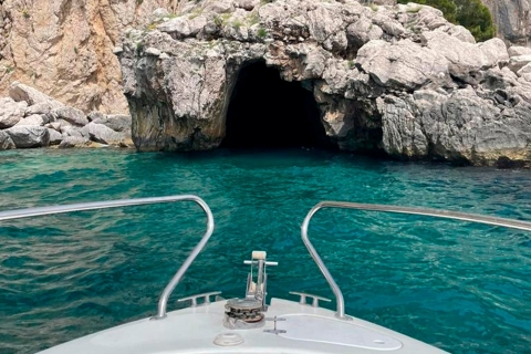 Sorrento: Boat Tour to Capri on Saver 21ft