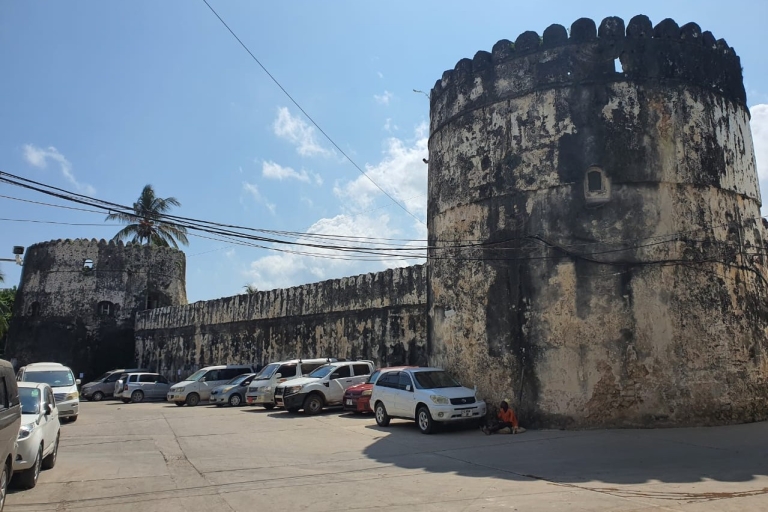 Excursión de medio día a pie por la Ciudad de Piedra con la Isla de la Prisión