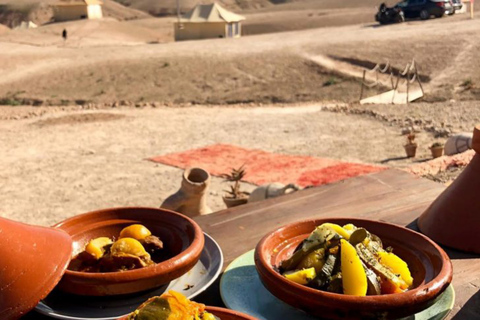 Deserto de Agafay: Almoço mágico de meio dia com banho de piscina