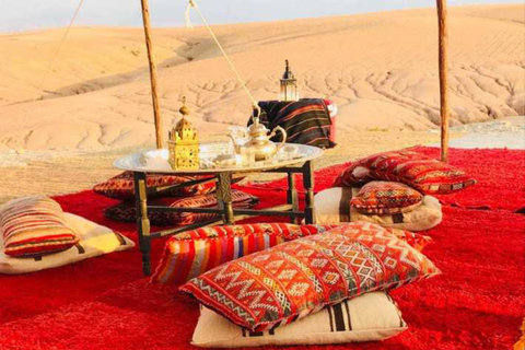 Deserto de Agafay: Almoço mágico de meio dia com banho de piscina