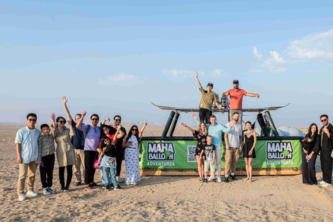 Dubai: Sonnenaufgang-Heißluftballonfahrt mit Transfers