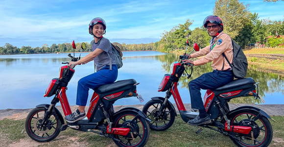From Siem Reap: Angkor Wat Sunrise and Temples E-Bike Tour