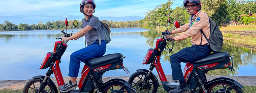 De Siem Reap: Angkor Wat Sunrise et Temples E-Bike Tour