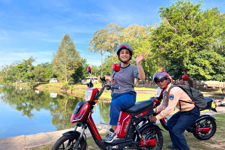 Siem Reap: Templos Visita Guiada en E-Bike Almuerzo Local Incluido