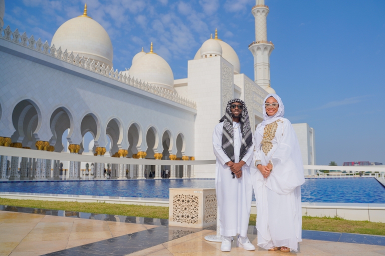 Desde Abu Dhabi: Mezquita, Qasr Al Watan y Etihad TowersTour compartido en alemán