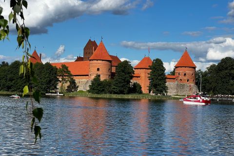 Castello di Trakai, maniero di Uzutrakis, collina degli angeli, giro in barca