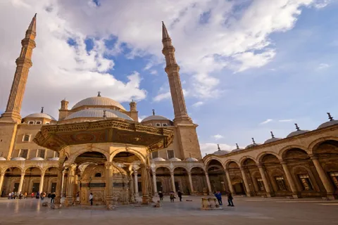 Cairo: visita guiada ao Cairo Antigo de carro com almoço e coleta