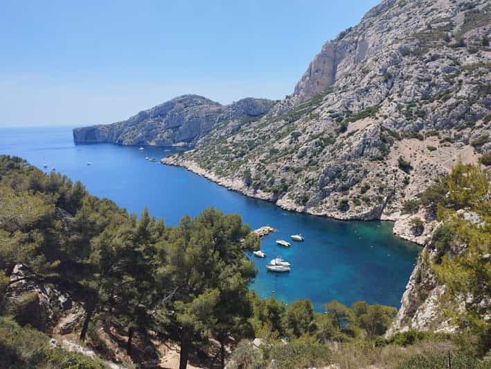 Marseille: Guided hiking Calanques National Park from Luminy