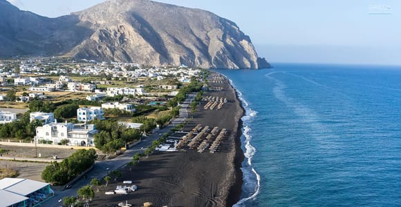 Santorini Private Tour: Beaches, Villages & Caldera Views