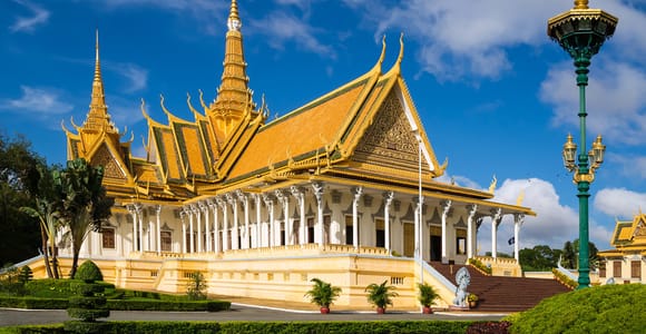 Private Phnom Penh Full-Day Tour Departing from Siem Reap