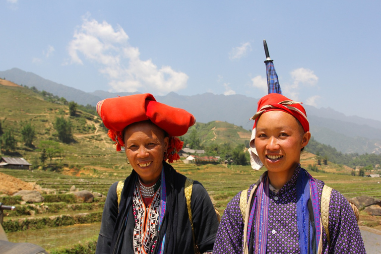 Desde Hanoi: Sapa de 2 días con Pico Fansipan y TrekkingDesde Hanoi: 2 días en Sapa para explorar el Pico Fansipan y hacer senderismo étnico