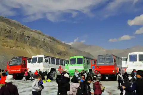 Calgary/Banff: Private Columbia Icefield Glacier Day Tour