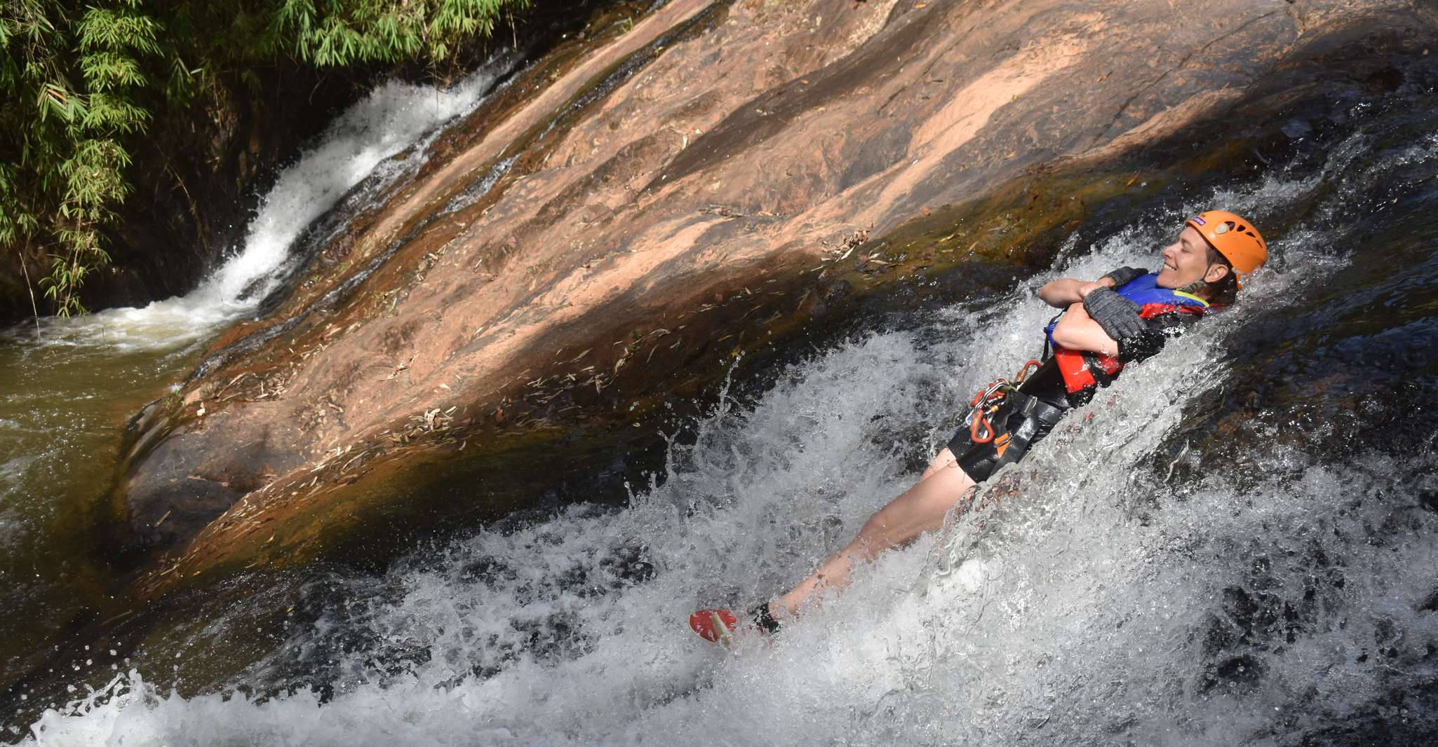 Extreme Dalat Canyoning - Housity