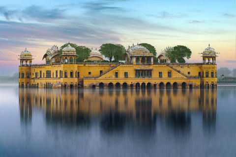 Jednodniowa wycieczka do fortu Amer i Jaipur z Delhi samochodemBilety na samochód AI-AC, przewodnik, lunch i pomnik