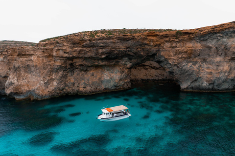 Private Boat Tour Experience with Blue Lagoon and Comino