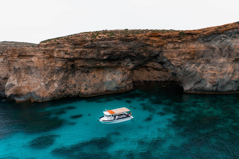 Private Boat Tour Experience with Blue Lagoon and Comino
