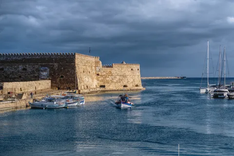 Crete: Heraklion Center, Local Market and Creta Aquarium