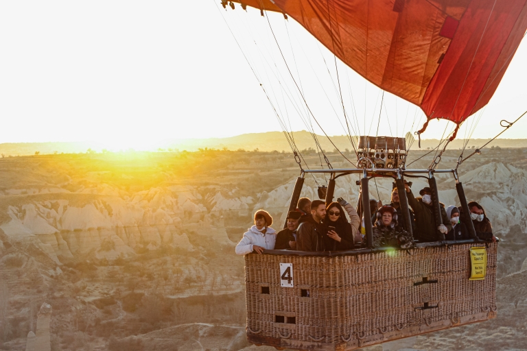 De côté : Circuit de 2 jours en Cappadoce, hôtel troglodyte et montgolfièreHôtel Cave