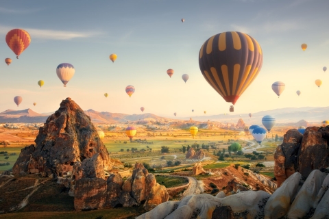 Van Side: 2-daagse Cappadocië, grothotel en ballonvaart3-sterrenhotel + heteluchtballon