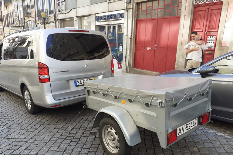 Private Transfer Porto Airport (OPO) to City Center8 Passengers OPO Airport to City center