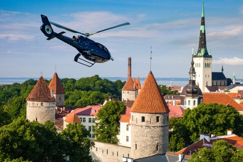 Depuis Helsinki : Excursion d'une journée en hélicoptère à TallinnHelsinki - Tallinn - Helsinki Excursion guidée d'une journée