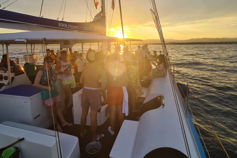 Cambrils : Croisière nocturne avec feux d'artifice et boissons