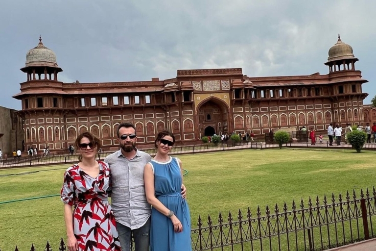 Depuis Delhi : visite privée du Taj Mahal au lever du soleil et d'Agra en voiture