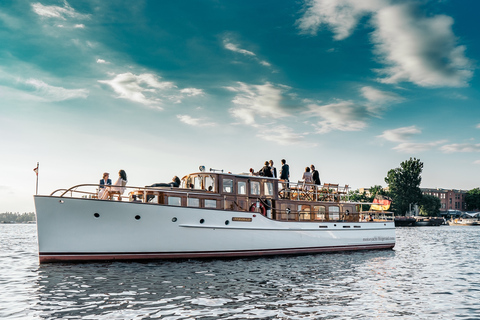 Berlin - kväll Yachtkryssning på kvällen med aperitif och valfri middagKryssning ombord på MY Fitzgerald med aperitifdrink