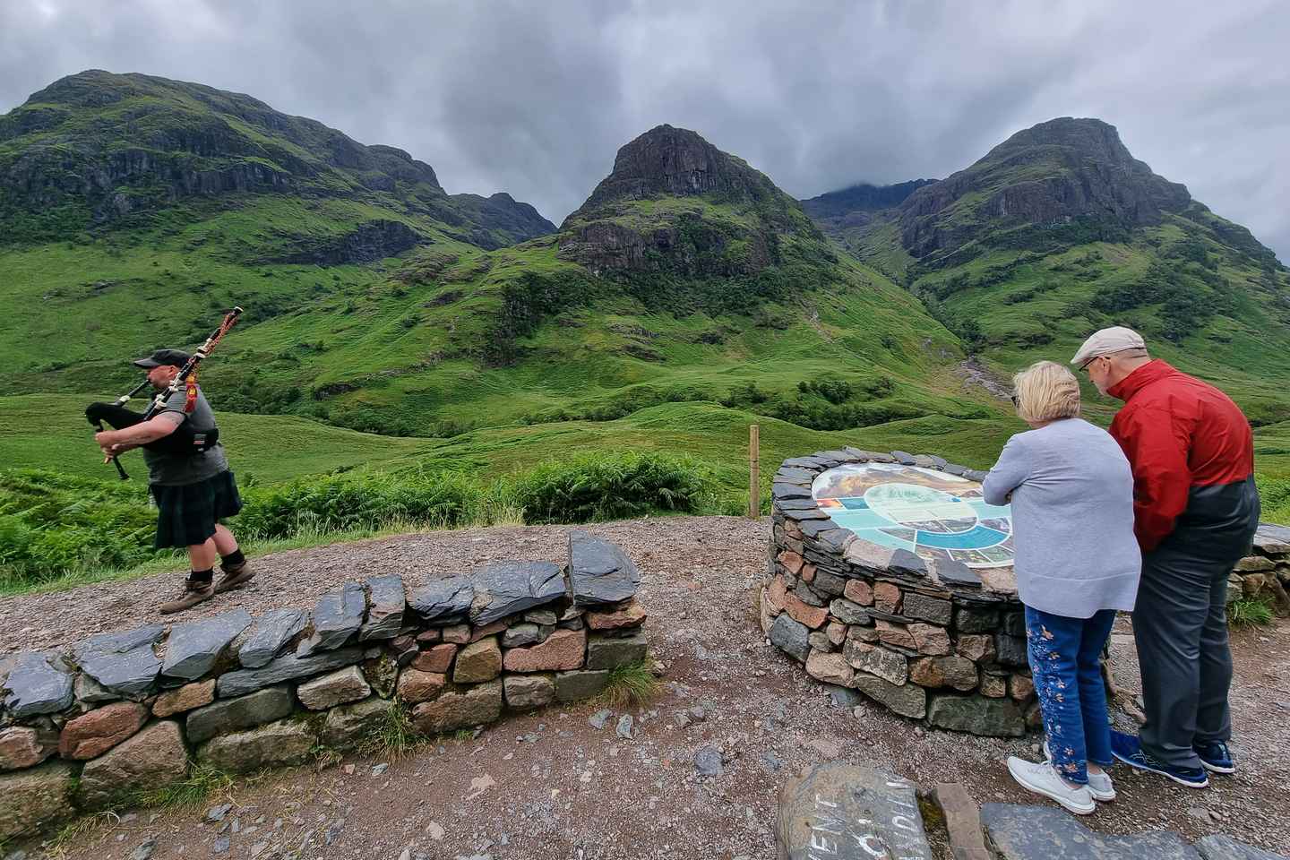 에든버러 출발 로크네스 당일 투어